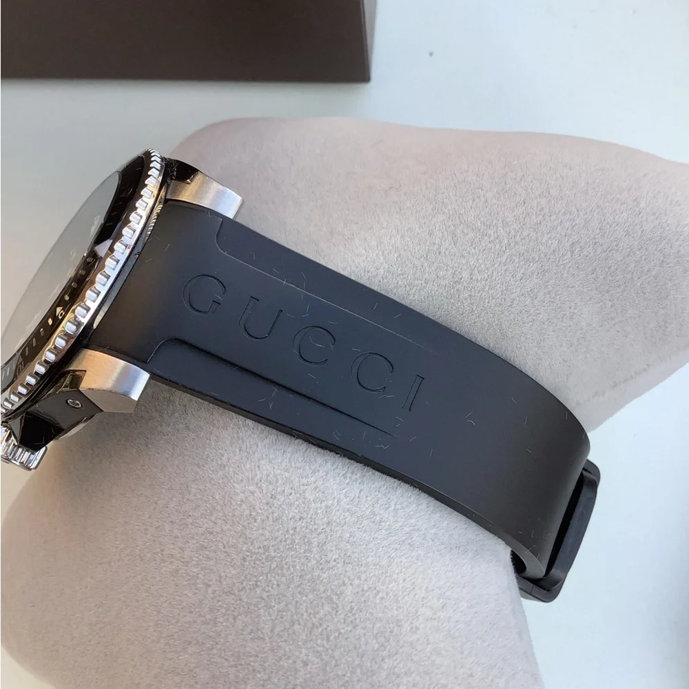 BIG and BEAUTIFUL GUCCI watch🌟🌟🌟